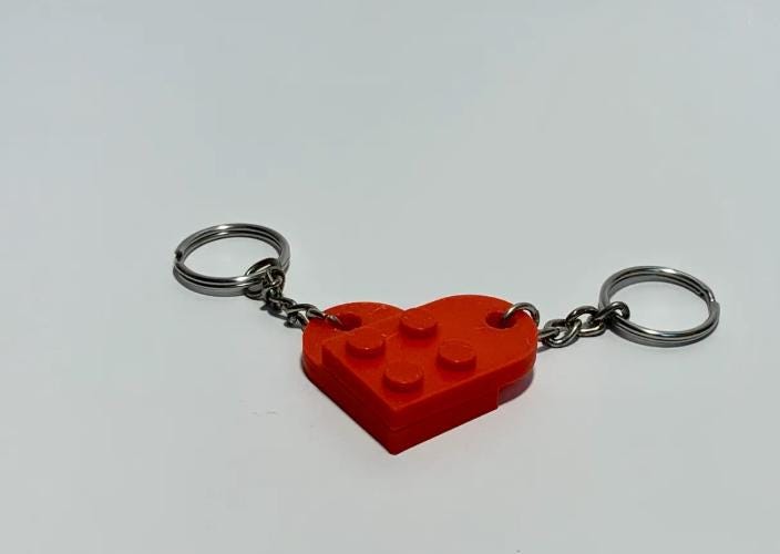 Brick Heart Keyring – Building Block Heart Keychain – Cute Gift for Couples, Best Friends & Kids – Valentine Gift