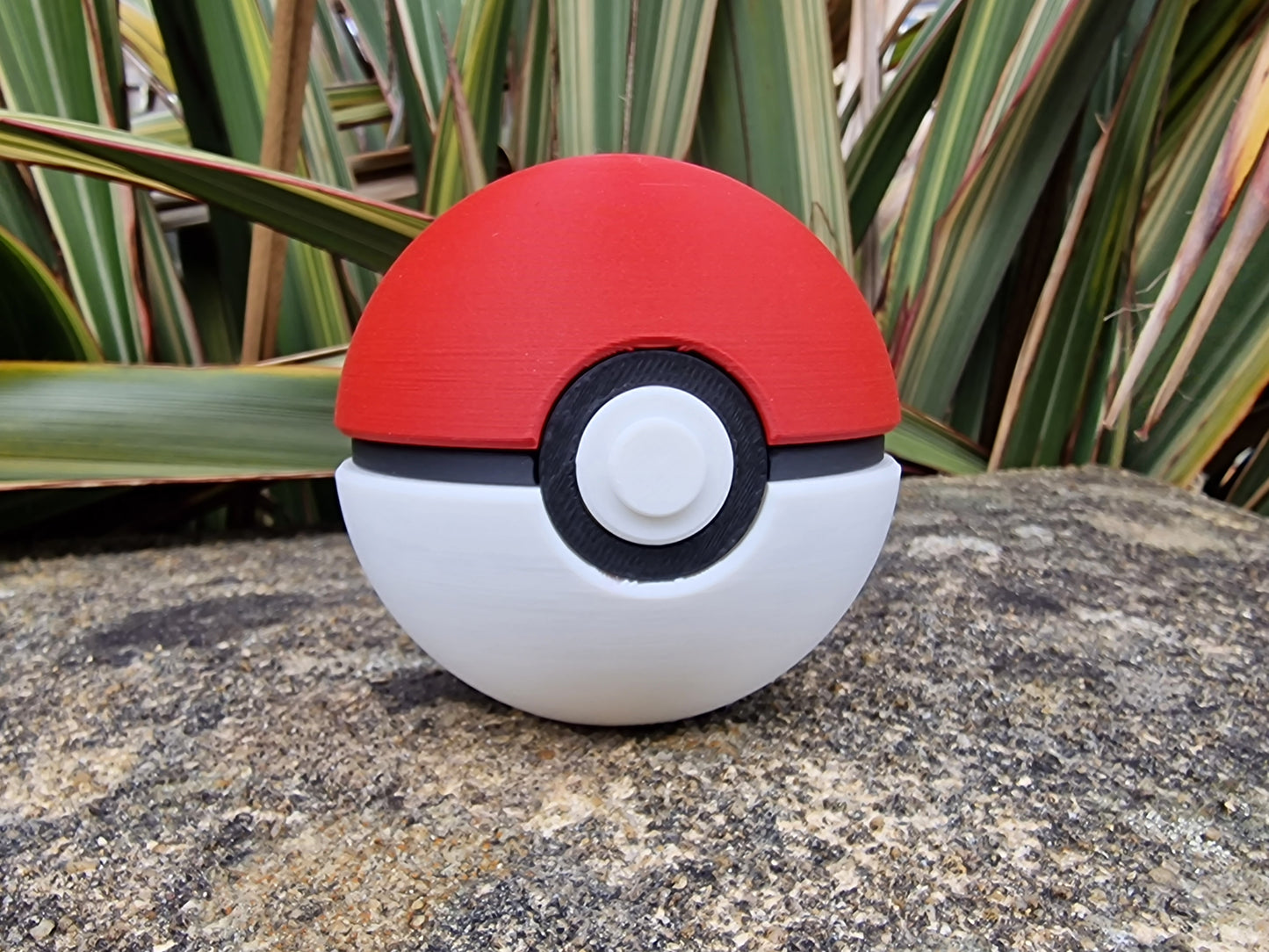Life-Size 3D Printed Poké Ball Clicker Toy – PLA – Fidget Toy – Gamer Gift – Pokémon Inspired Collectible